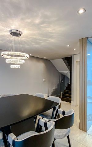 Apartamento à venda com 200m², 2 quartos e 3 vagasSala