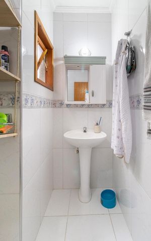 Casa à venda com 164m², 3 quartos e 4 vagasBanheiro da Suíte 01