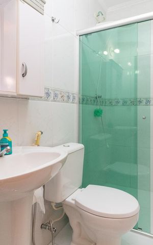 Casa à venda com 164m², 3 quartos e 4 vagasBanheiro da Suíte 03