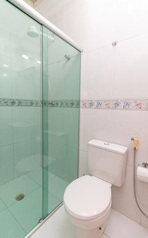 Casa à venda com 164m², 3 quartos e 4 vagasBanheiro da Suíte 02