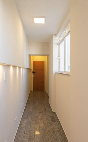 Apartamento à venda com 168m², 3 quartos e 1 vaga Apartamento à venda com 168m², 3 quartos e 1 vagaEntrada
