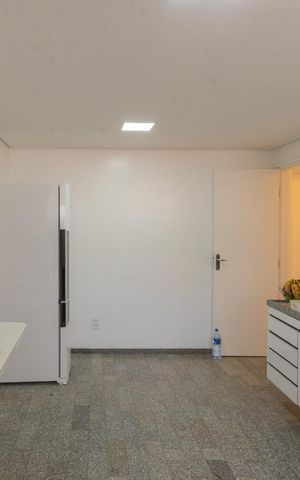 Apartamento à venda com 168m², 3 quartos e 1 vaga Apartamento à venda com 168m², 3 quartos e 1 vagaCozinha