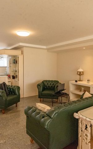 Apartamento à venda com 168m², 3 quartos e 1 vaga Apartamento à venda com 168m², 3 quartos e 1 vagaSacada da Sala