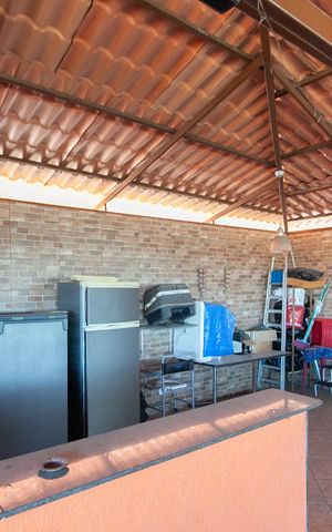 Casa à venda com 360m², 4 quartos e 2 vagas Casa à venda com 360m², 4 quartos e 2 vagasTerraço