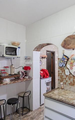 Casa à venda com 360m², 4 quartos e 2 vagas Casa à venda com 360m², 4 quartos e 2 vagasCozinha
