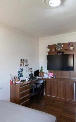 Casa à venda com 360m², 4 quartos e 2 vagas Casa à venda com 360m², 4 quartos e 2 vagasSuíte 2