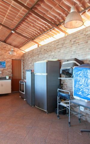 Casa à venda com 360m², 4 quartos e 2 vagas Casa à venda com 360m², 4 quartos e 2 vagasTerraço