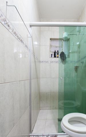 Casa à venda com 360m², 4 quartos e 2 vagas Casa à venda com 360m², 4 quartos e 2 vagasBanheiro Social