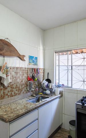 Casa à venda com 360m², 4 quartos e 2 vagas Casa à venda com 360m², 4 quartos e 2 vagasCozinha