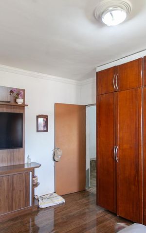 Casa à venda com 360m², 4 quartos e 2 vagas Casa à venda com 360m², 4 quartos e 2 vagasSuíte 2