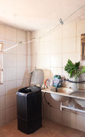 Casa à venda com 360m², 4 quartos e 2 vagas Casa à venda com 360m², 4 quartos e 2 vagasÁrea de Serviço
