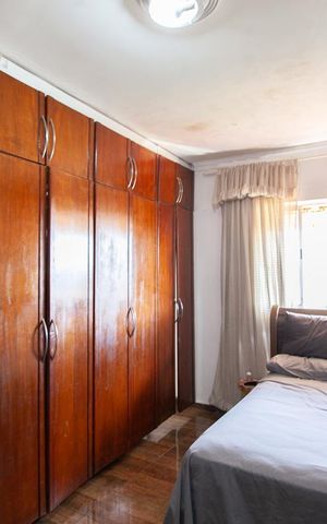 Casa à venda com 360m², 4 quartos e 2 vagas Casa à venda com 360m², 4 quartos e 2 vagasSuíte 2