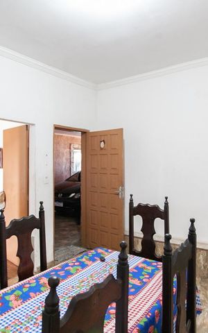 Casa à venda com 360m², 4 quartos e 2 vagas Casa à venda com 360m², 4 quartos e 2 vagasSala de Jantar