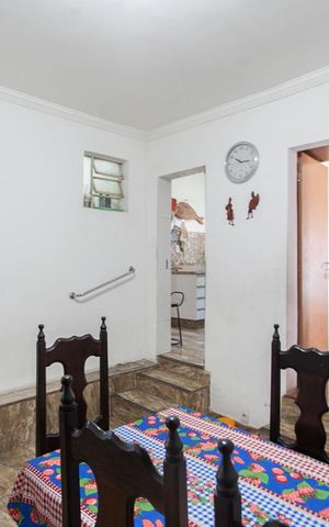 Casa à venda com 360m², 4 quartos e 2 vagas Casa à venda com 360m², 4 quartos e 2 vagasSala de Jantar