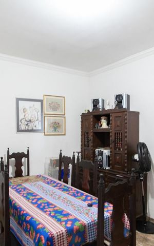 Casa à venda com 360m², 4 quartos e 2 vagas Casa à venda com 360m², 4 quartos e 2 vagasSala de Jantar