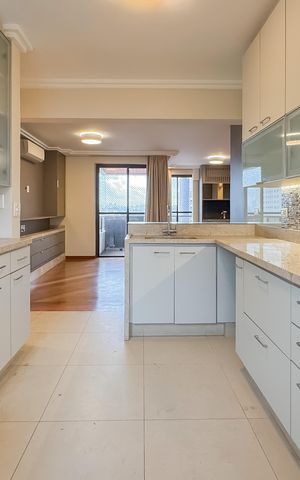 Apartamento à venda com 116m², 3 quartos e 3 vagasCozinha