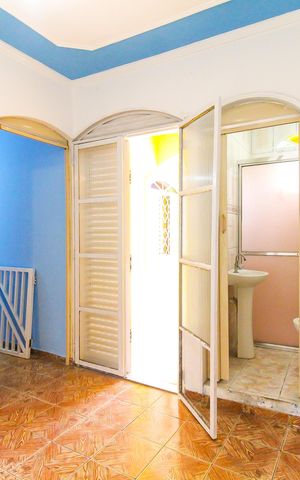 Casa à venda com 180m², 5 quartos e 2 vagas Casa à venda com 180m², 5 quartos e 2 vagasSuíte - casa 2