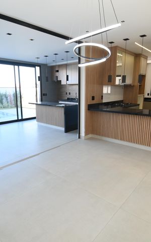 Casa de condomínio à venda com 420m², 5 quartos e 4 vagasCozinha