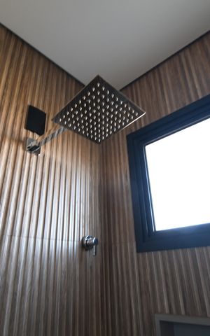Casa de condomínio à venda com 420m², 5 quartos e 4 vagasBanheiro 2