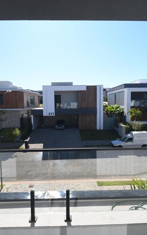 Casa de condomínio à venda com 420m², 5 quartos e 4 vagasQuarto Suíte 2 - Vista
