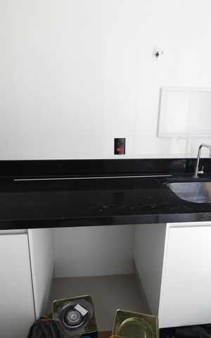 Casa de condomínio à venda com 420m², 5 quartos e 4 vagasÁrea de Serviço