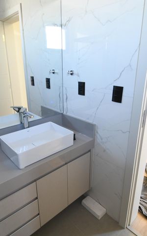 Casa de condomínio à venda com 420m², 5 quartos e 4 vagasBanheiro 3