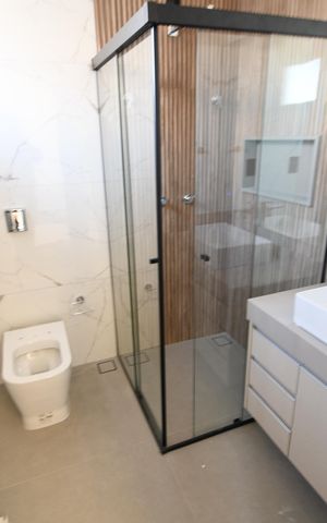 Casa de condomínio à venda com 420m², 5 quartos e 4 vagasBanheiro 3