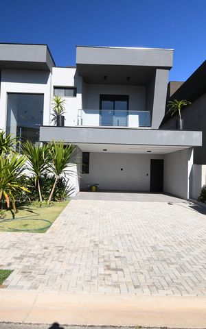 Casa de condomínio à venda com 420m², 5 quartos e 4 vagasFachada
