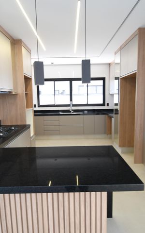 Casa de condomínio à venda com 420m², 5 quartos e 4 vagasCozinha