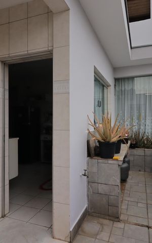 Casa à venda com 132m², 3 quartos e sem vagaCorredor Externo