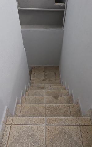 Casa à venda com 132m², 3 quartos e sem vagaEscada