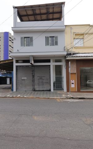 Casa à venda com 132m², 3 quartos e sem vagaFachada