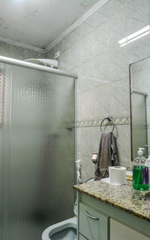 Casa à venda com 150m², 3 quartos e 2 vagas Casa à venda com 150m², 3 quartos e 2 vagasBanheiro da Suíte