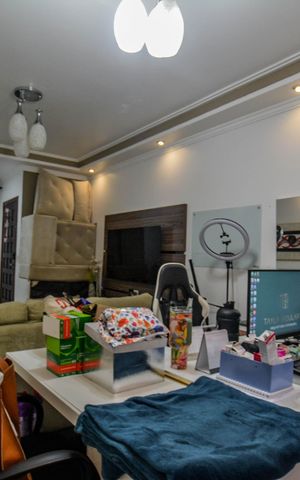 Casa à venda com 150m², 3 quartos e 2 vagas Casa à venda com 150m², 3 quartos e 2 vagasSala