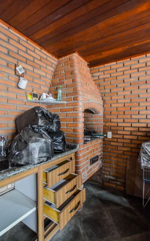 Casa à venda com 150m², 3 quartos e 2 vagas Casa à venda com 150m², 3 quartos e 2 vagasÁrea gourmet