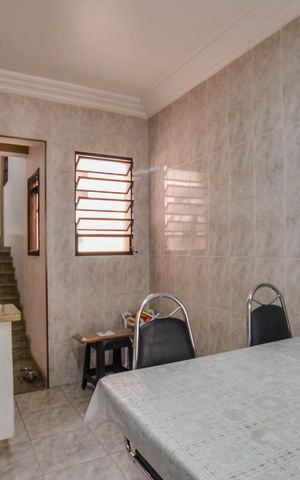 Casa à venda com 150m², 3 quartos e 2 vagas Casa à venda com 150m², 3 quartos e 2 vagasCozinha