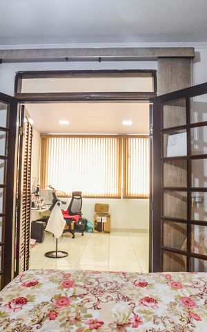 Casa à venda com 150m², 3 quartos e 2 vagas Casa à venda com 150m², 3 quartos e 2 vagas Suíte