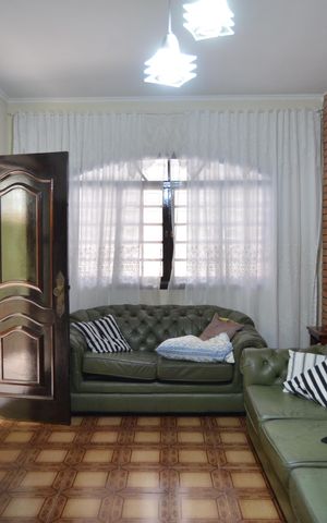 Casa à venda com 125m², 3 quartos e 2 vagasSala