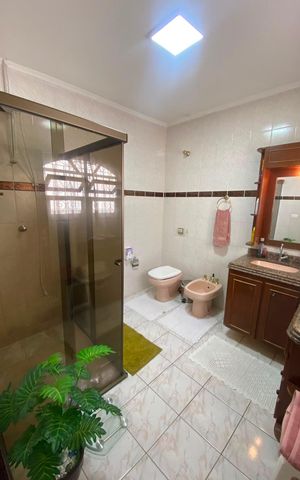 Casa à venda com 259m², 3 quartos e 2 vagas