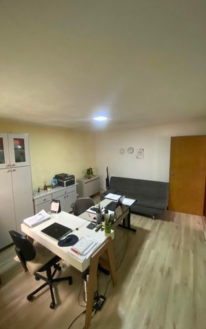 Casa à venda com 259m², 3 quartos e 2 vagas