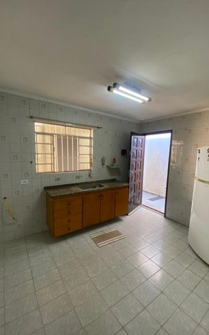 Casa à venda com 259m², 3 quartos e 2 vagas