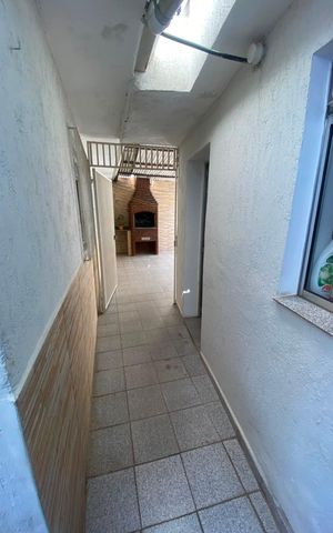 Casa à venda com 259m², 3 quartos e 2 vagas