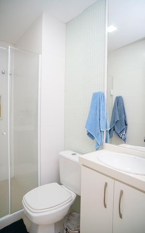 Casa à venda com 585m², 4 quartos e 3 vagas Casa à venda com 585m², 4 quartos e 3 vagasBanheiro da Suíte 4
