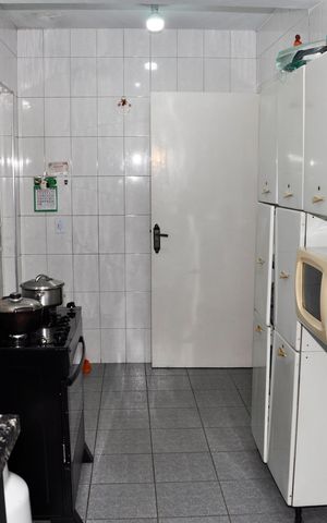 Casa à venda com 199m², 3 quartos e 4 vagas Casa à venda com 199m², 3 quartos e 4 vagasCozinha