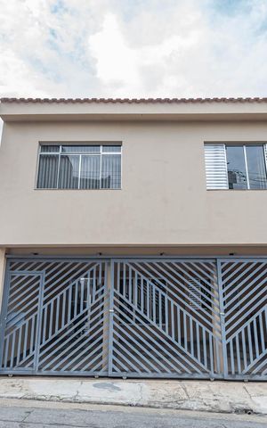 Casa à venda com 290m², 4 quartos e 3 vagasFachada