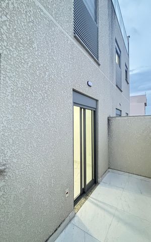 Apartamento à venda com 74m², 2 quartos e 1 vaga Apartamento à venda com 74m², 2 quartos e 1 vagaVaranda da Suíte