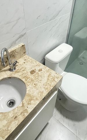 Apartamento à venda com 74m², 2 quartos e 1 vaga Apartamento à venda com 74m², 2 quartos e 1 vagaBanheiro da Suíte