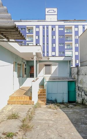 Casa à venda com 400m², 2 quartos e 5 vagasGaragem e quintal