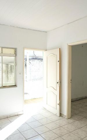 Casa à venda com 400m², 2 quartos e 5 vagasSala