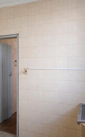 Casa à venda com 400m², 2 quartos e 5 vagasÁrea de serviço